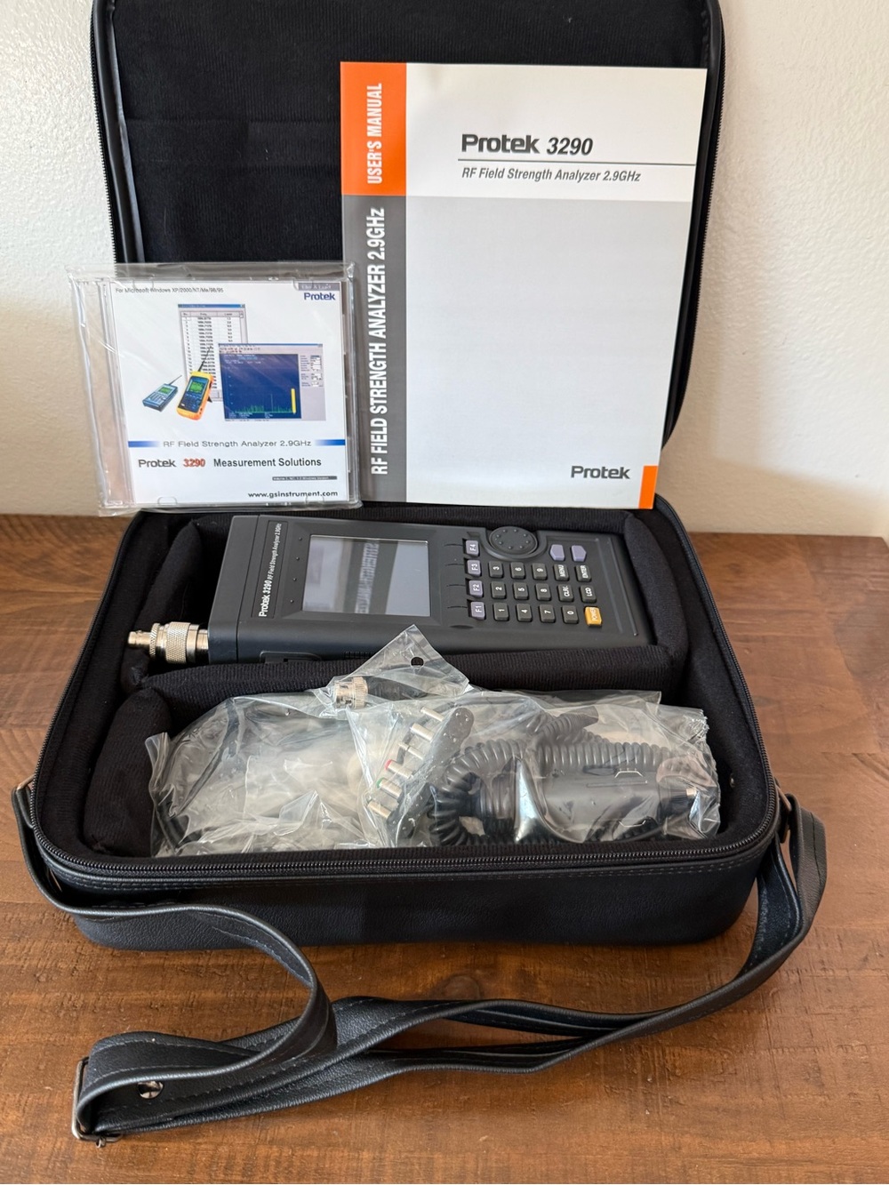 Protek 3290 2.9GHz RF Field Strength Analyzer Tested Complete Set